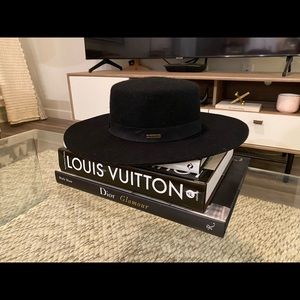 BRAND NEW FELT HAT